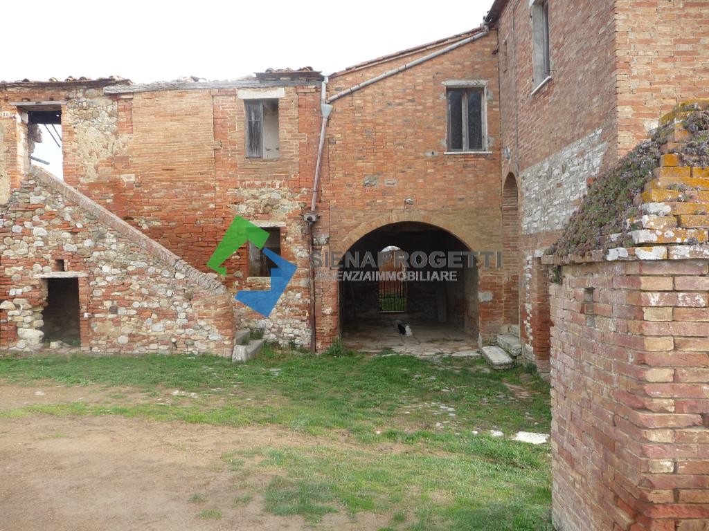 Torre a Castello vendesi podere da ristrutturare. Richiesta €  240.000