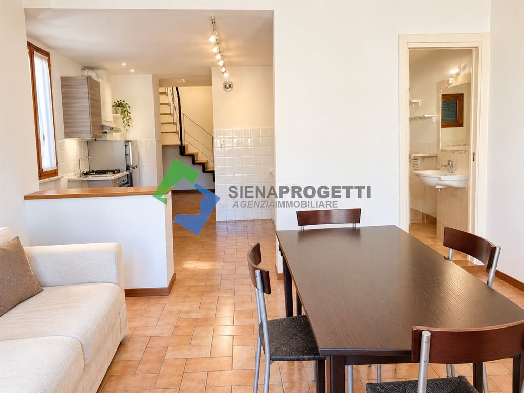 SIENA CENTRO STORICO – CONTRADA DEL BRUCO | APPARTAMENTO RISTRUTTURATO CON SOPPALCO